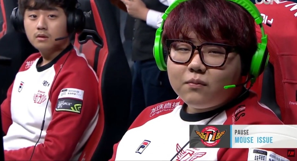 上坚持用人 上坚持用人